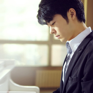 9岁的小女孩的光着屁股照片
